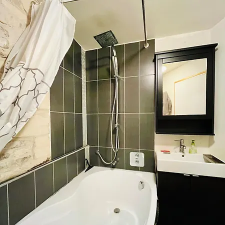 Le Caponiere Apartment Caen
