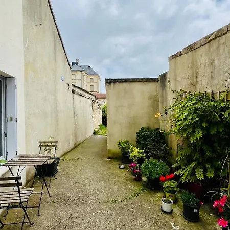 Le Caponiere
